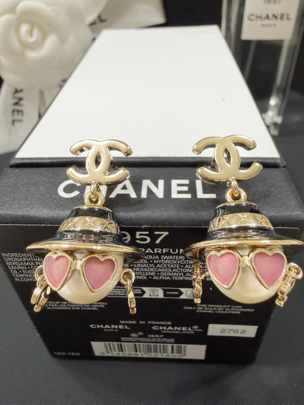 Chanel Gold- Tone CC Pearl Black Hat Pink Heart Sunglasses Dangle Earrings - Picture 12 of 12
